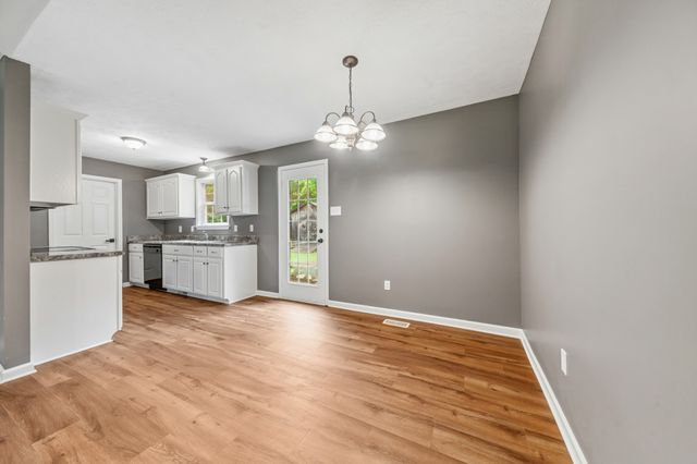 1513 Rebecca Dr, Chapel Hill, TN 37034