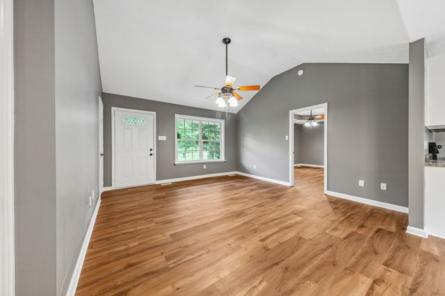 1513 Rebecca Dr, Chapel Hill, TN 37034