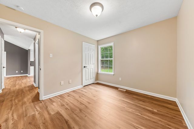 1513 Rebecca Dr, Chapel Hill, TN 37034