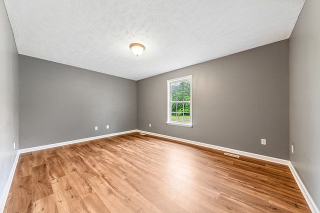 1513 Rebecca Dr, Chapel Hill, TN 37034