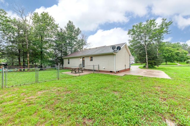 1513 Rebecca Dr, Chapel Hill, TN 37034