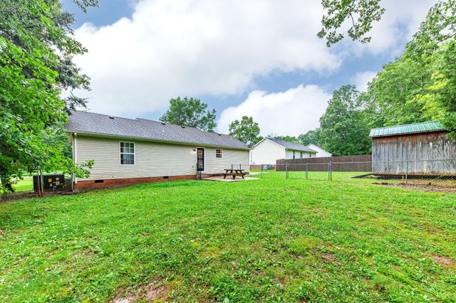 1513 Rebecca Dr, Chapel Hill, TN 37034