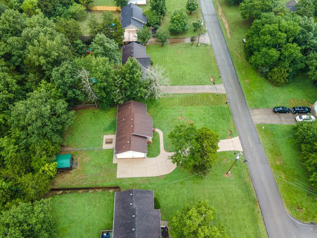 1513 Rebecca Dr, Chapel Hill, TN 37034