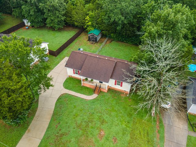 1513 Rebecca Dr, Chapel Hill, TN 37034