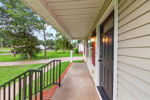 1513 Rebecca Dr, Chapel Hill, TN 37034