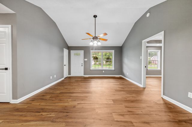 1513 Rebecca Dr, Chapel Hill, TN 37034