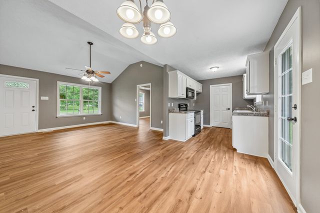 1513 Rebecca Dr, Chapel Hill, TN 37034