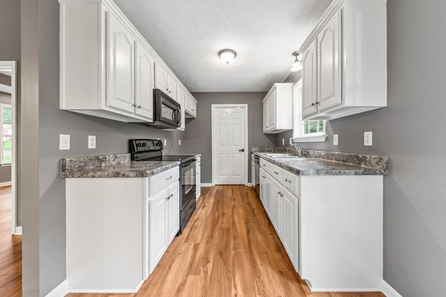 1513 Rebecca Dr, Chapel Hill, TN 37034