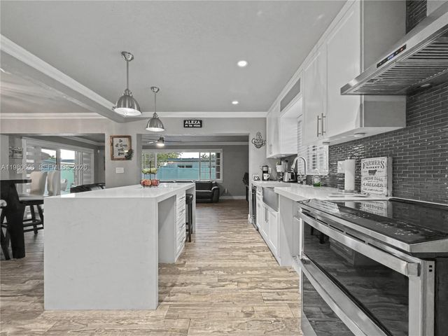 11040 NW 22nd St, Pembroke Pines, FL 33026