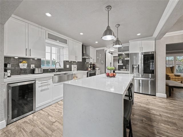 11040 NW 22nd St, Pembroke Pines, FL 33026