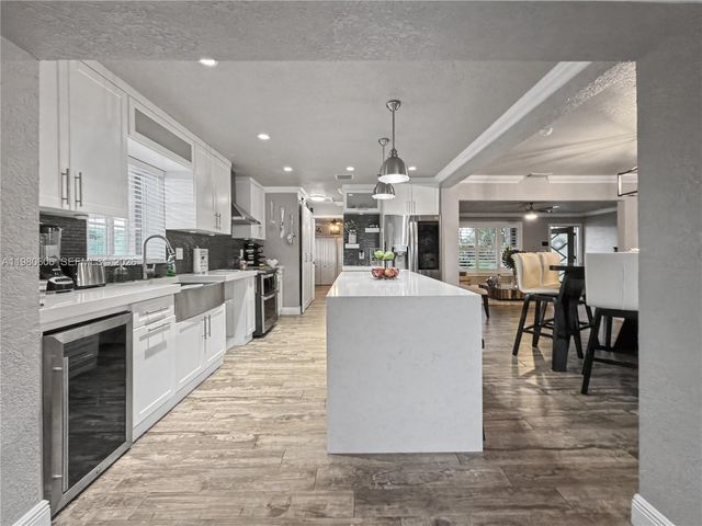 11040 NW 22nd St, Pembroke Pines, FL 33026