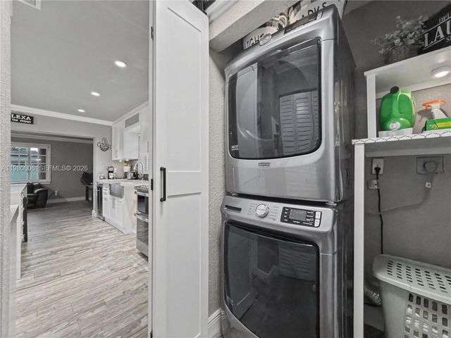 11040 NW 22nd St, Pembroke Pines, FL 33026