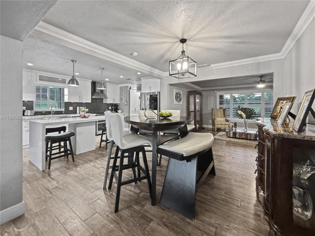 11040 NW 22nd St, Pembroke Pines, FL 33026