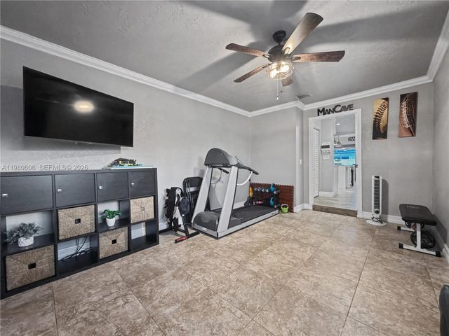 11040 NW 22nd St, Pembroke Pines, FL 33026