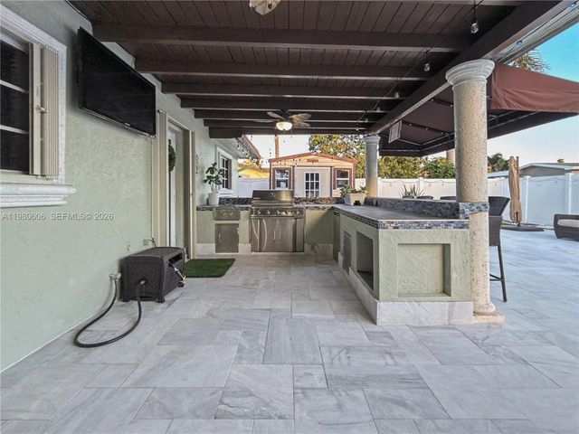 11040 NW 22nd St, Pembroke Pines, FL 33026