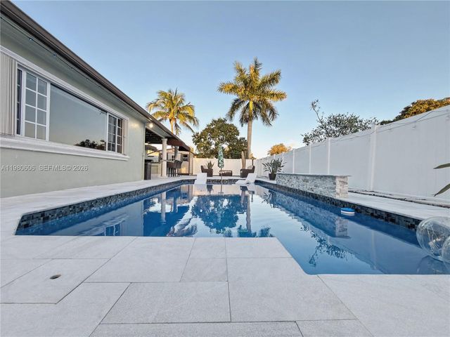 11040 NW 22nd St, Pembroke Pines, FL 33026