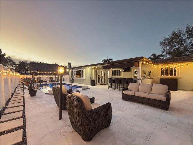 11040 NW 22nd St, Pembroke Pines, FL 33026