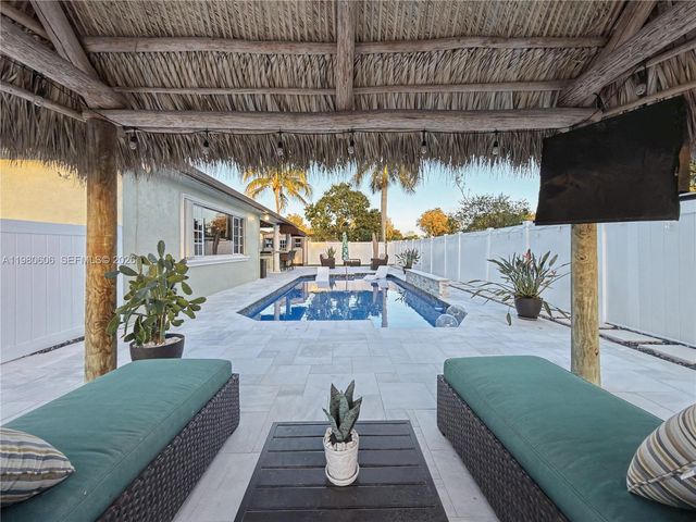 11040 NW 22nd St, Pembroke Pines, FL 33026