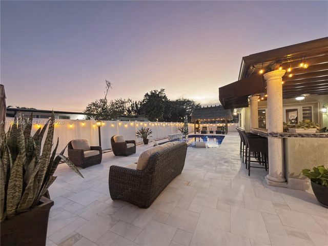 11040 NW 22nd St, Pembroke Pines, FL 33026