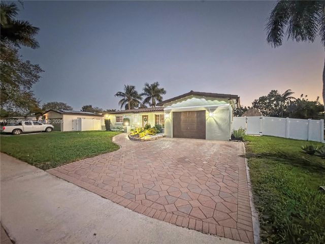 11040 NW 22nd St, Pembroke Pines, FL 33026