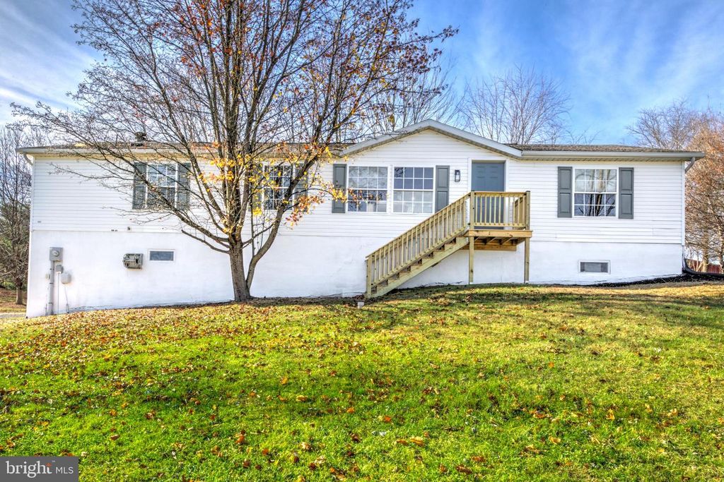 166 N MAIN ST, Aspers, PA 17304