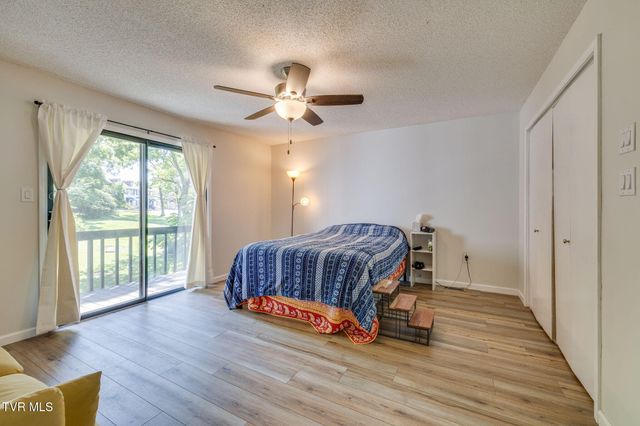 2420 Volunteer Parkway Apt 15, Bristol, TN 37620