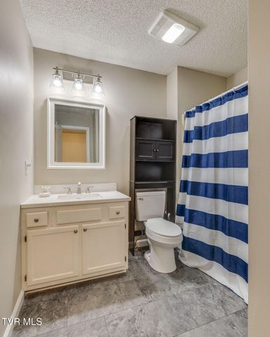 2420 Volunteer Parkway Apt 15, Bristol, TN 37620