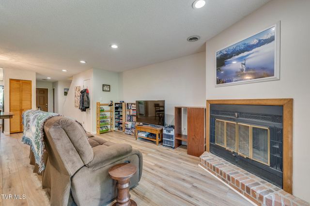 2420 Volunteer Parkway Apt 15, Bristol, TN 37620