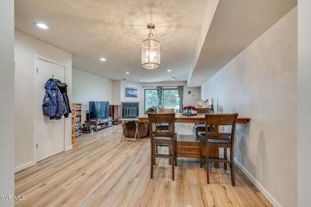 2420 Volunteer Parkway Apt 15, Bristol, TN 37620