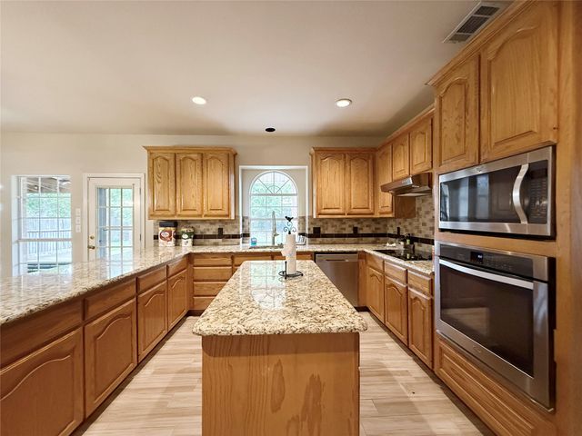 5229 Saint Croix Lane, Fort Worth, TX 76137