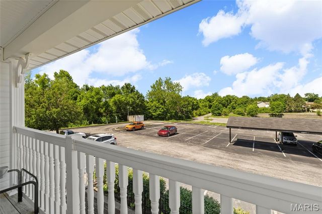 1233 Saravalle Drive, St Peters, MO 63376