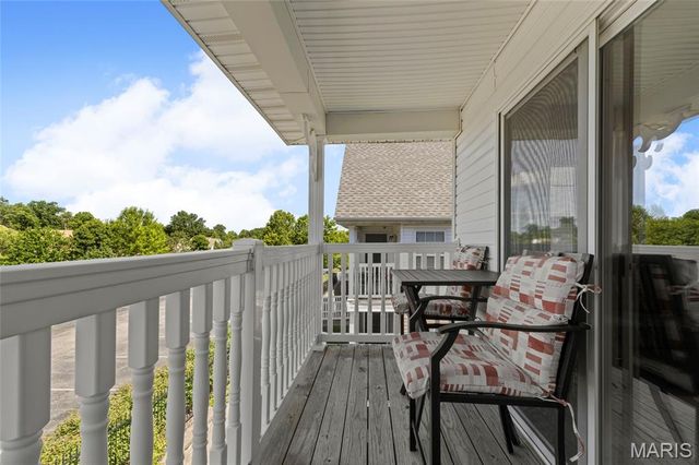 1233 Saravalle Drive, St Peters, MO 63376