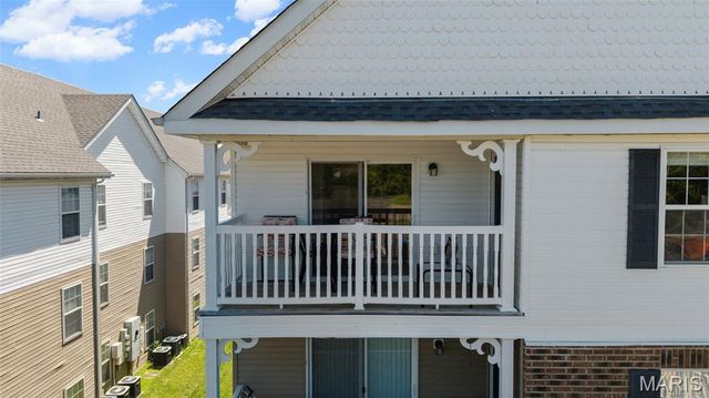 1233 Saravalle Drive, St Peters, MO 63376