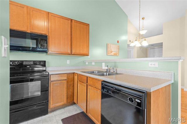 1233 Saravalle Drive, St Peters, MO 63376