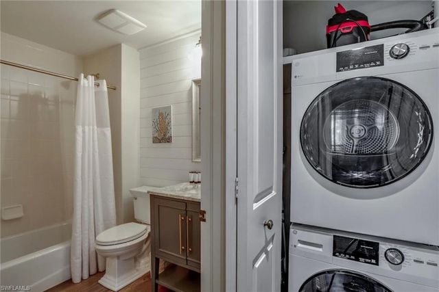 1045 Sandpiper ST # G204, Naples, FL 34102