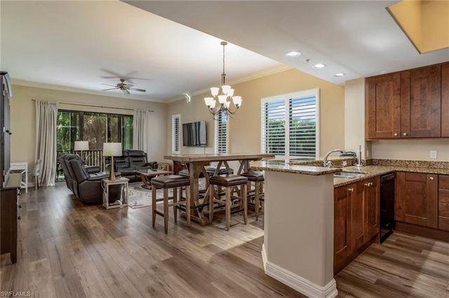 1045 Sandpiper ST # G204, Naples, FL 34102