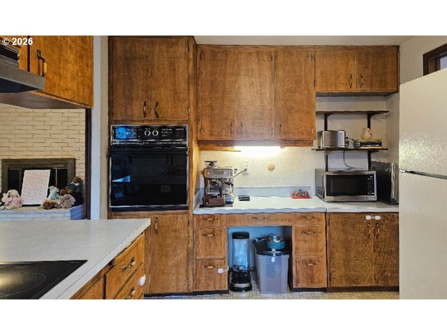 4734 BROOKWOOD St, Eugene, OR 97405