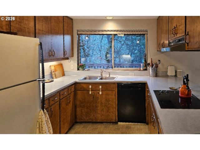 4734 BROOKWOOD St, Eugene, OR 97405