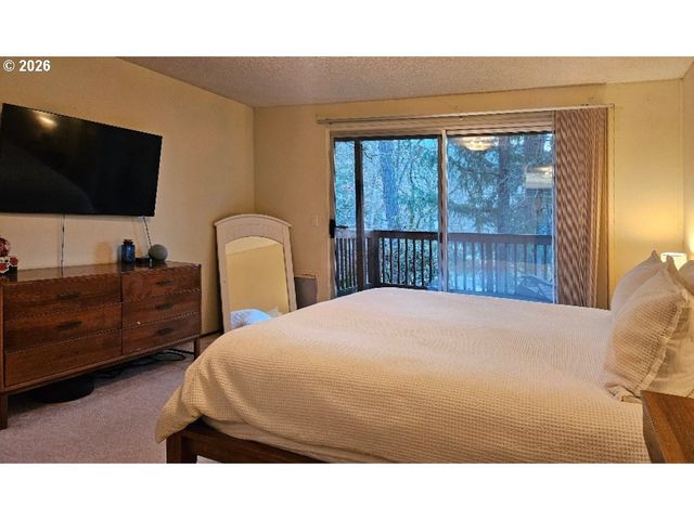 4734 BROOKWOOD St, Eugene, OR 97405