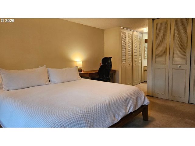 4734 BROOKWOOD St, Eugene, OR 97405