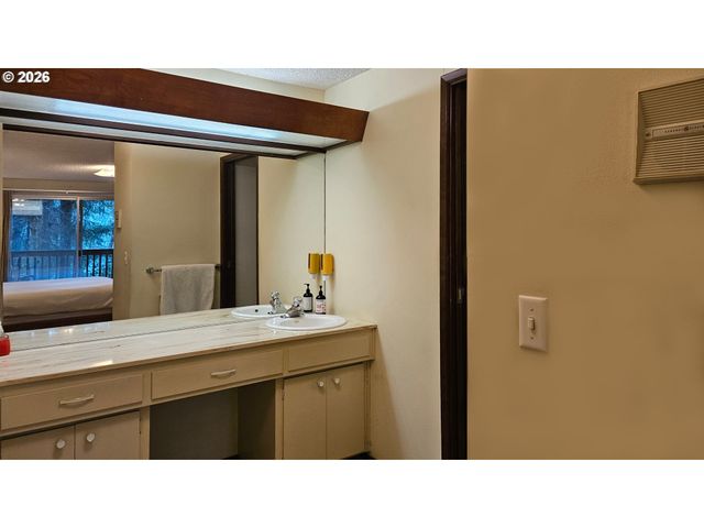 4734 BROOKWOOD St, Eugene, OR 97405