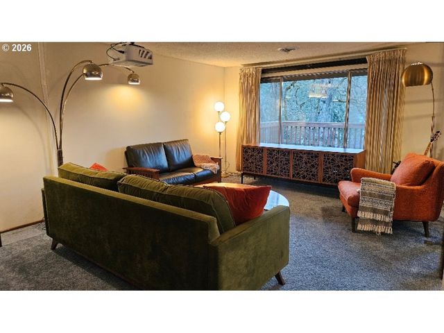 4734 BROOKWOOD St, Eugene, OR 97405