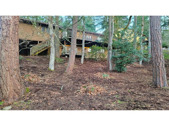 4734 BROOKWOOD St, Eugene, OR 97405