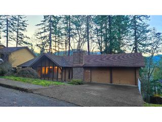 4734 BROOKWOOD St, Eugene, OR 97405
