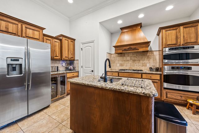 2737 N Signet Place, Fayetteville, AR 72703