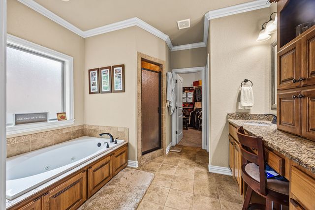 2737 N Signet Place, Fayetteville, AR 72703