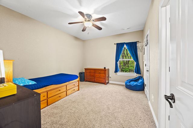 2737 N Signet Place, Fayetteville, AR 72703