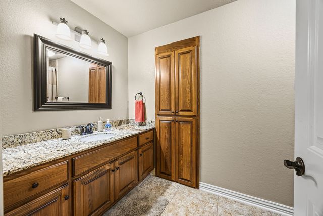 2737 N Signet Place, Fayetteville, AR 72703