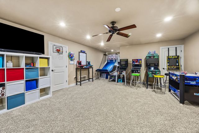 2737 N Signet Place, Fayetteville, AR 72703