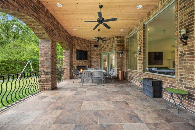 2737 N Signet Place, Fayetteville, AR 72703